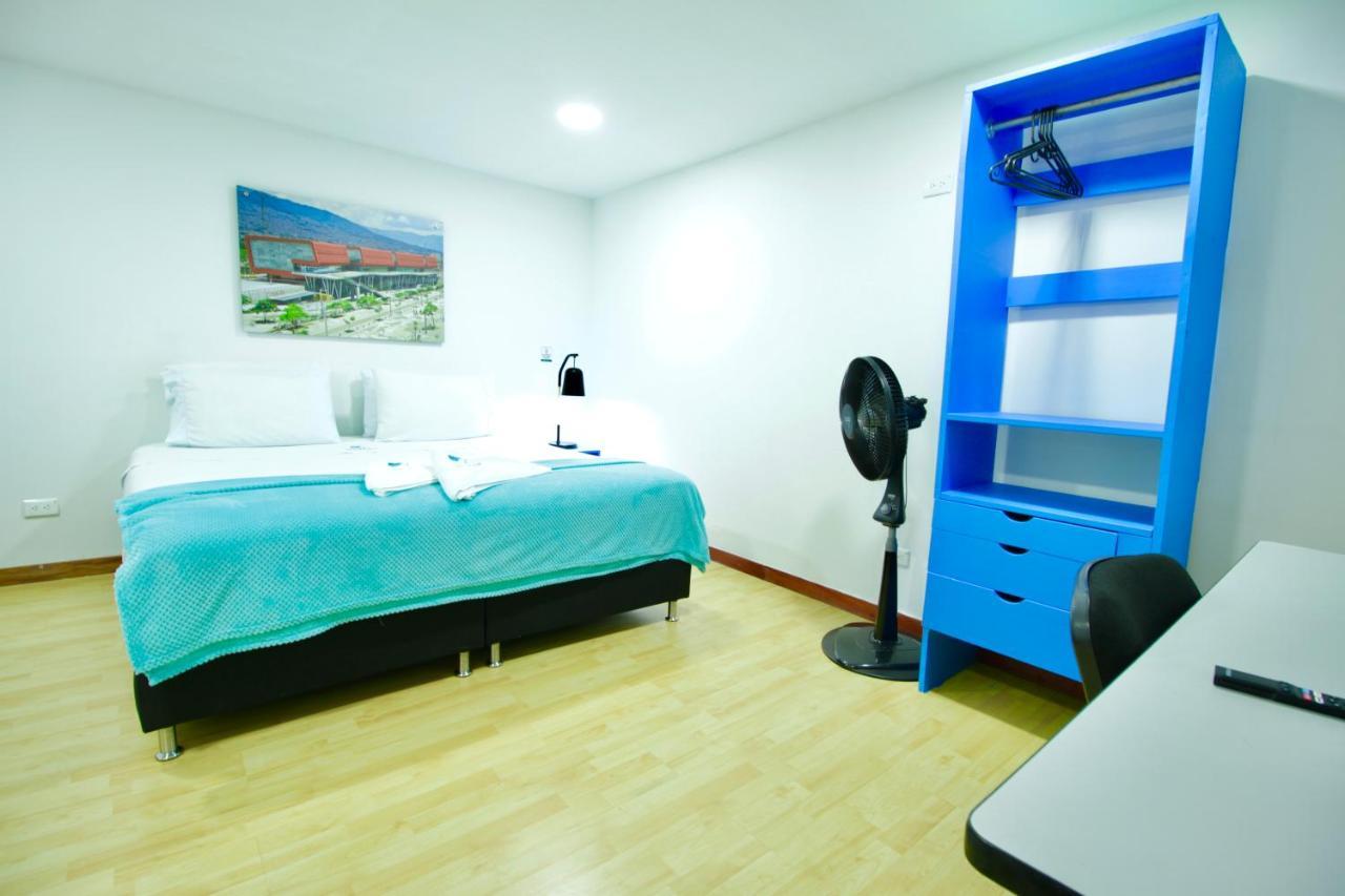 Poblado Park Guest House Medellin Bagian luar foto