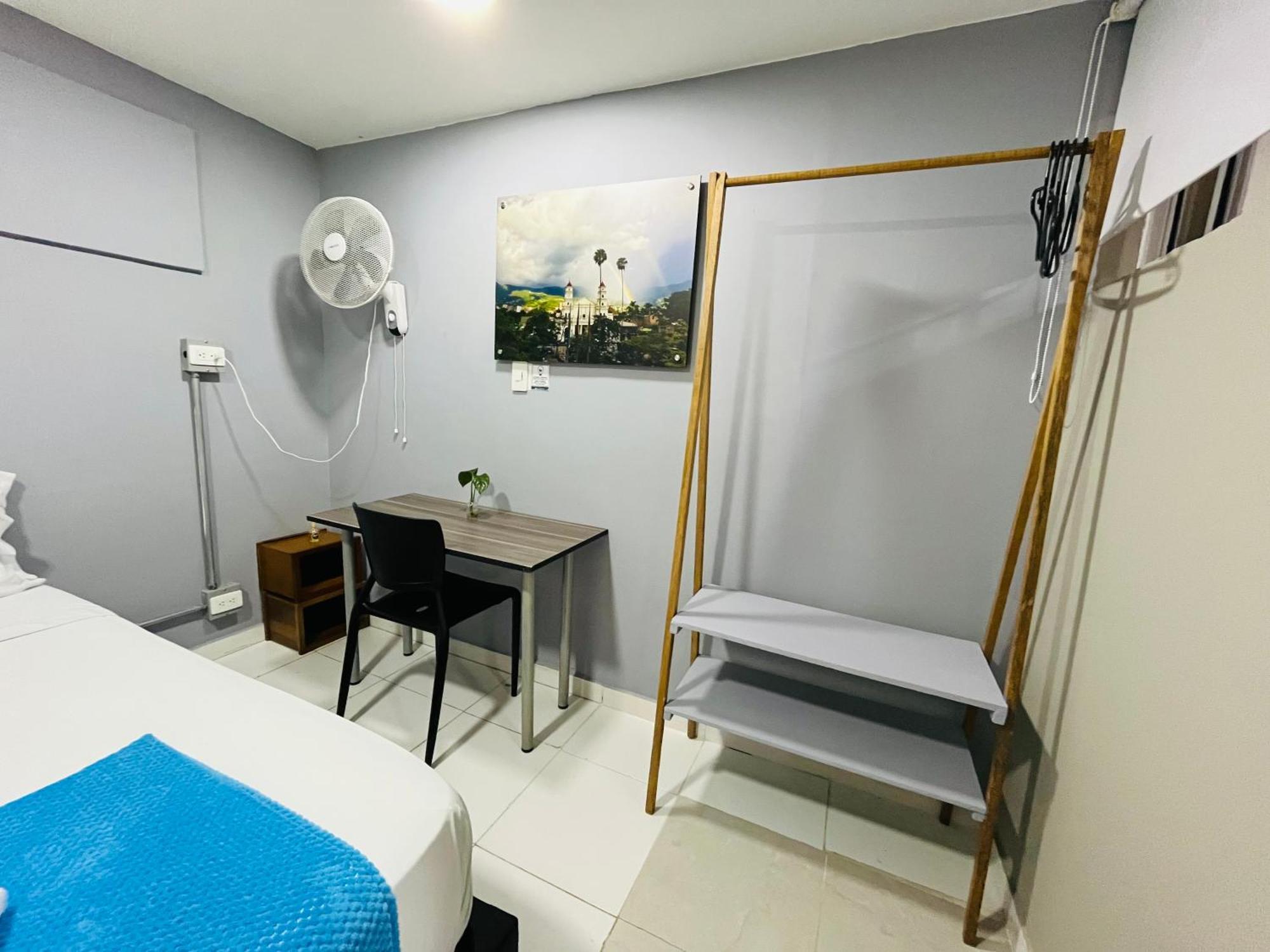 Poblado Park Guest House Medellin Bagian luar foto