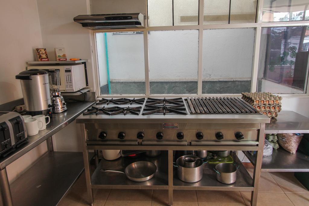 Poblado Park Guest House Medellin Bagian luar foto
